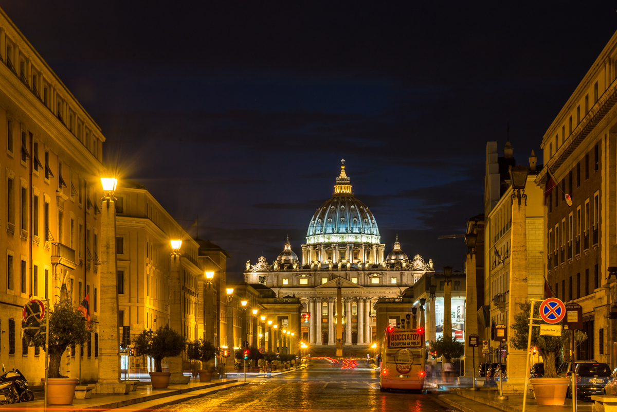 St. Peters Basilica up Via della Conciliazione_DSC4895